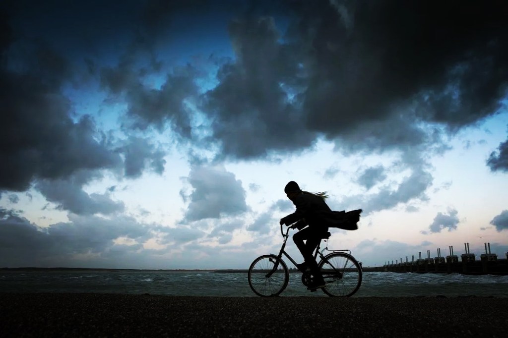 Tegen de wind